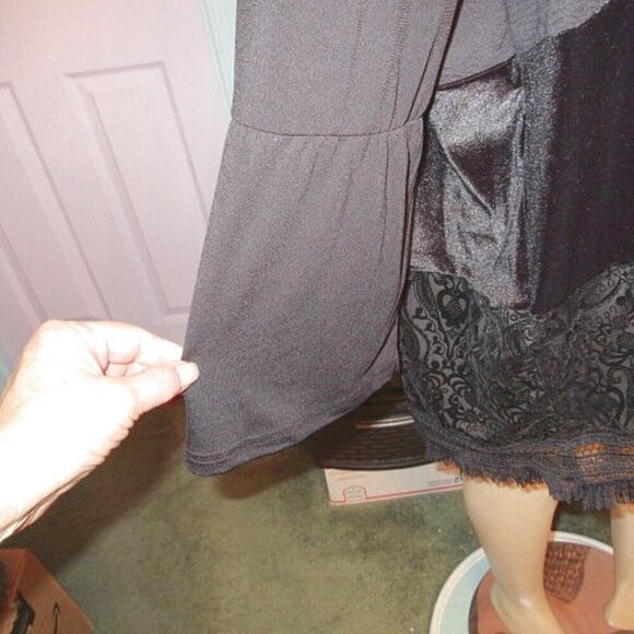 Calessa Mixed Media Tunic Top Size 2X Velvet Lace Embroidered Artsy Vamp Witchy - Picture 7 of 11